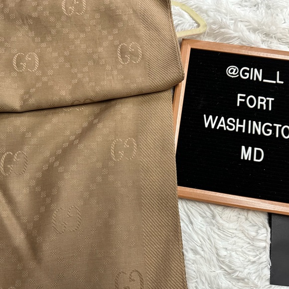 100% Authentic GUCCI Wool & Silk Fringe Monogram Large Shawl Scarf | Tan - Picture 13 of 15